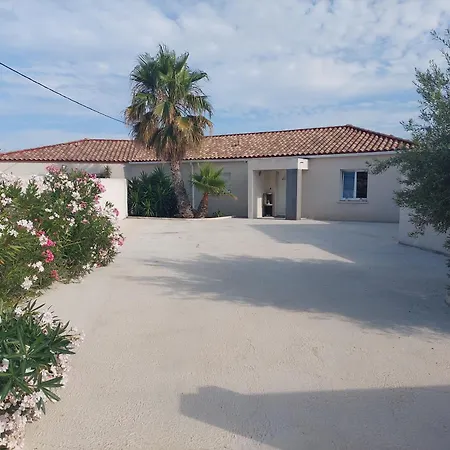 6 Personnes Piscine Chauffée * Saint-Aunes